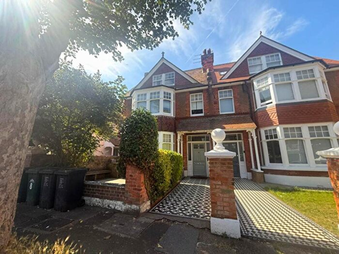 1 Bedroom Flat To Rent In Pembroke Crescent, Hove, East Sussex, BN3