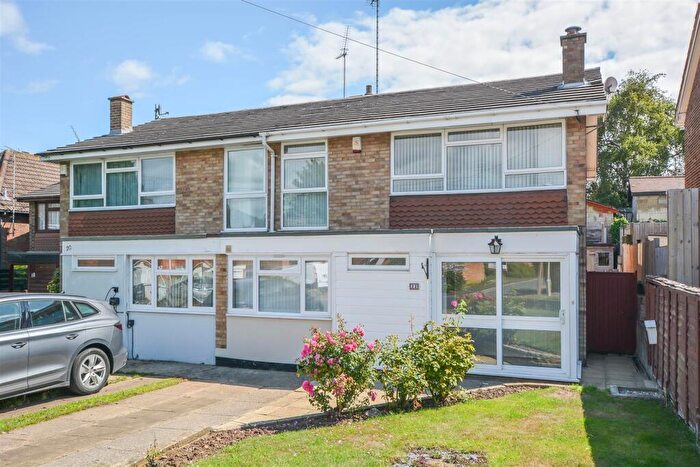 5 Bedroom Semi-Detached House For Sale In Pennyfields, Warley, Brentwood, CM14