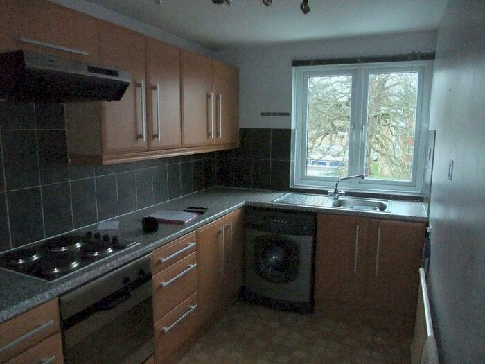 1 Bedroom Flat To Rent In Bramley Hill, South Croydon, CR2