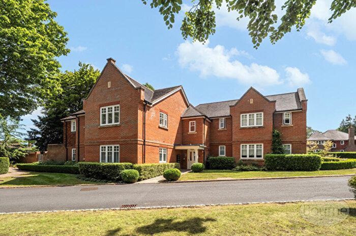2 Bedroom Apartment For Sale In Downs Drive, Guildford, Surrey, GU1