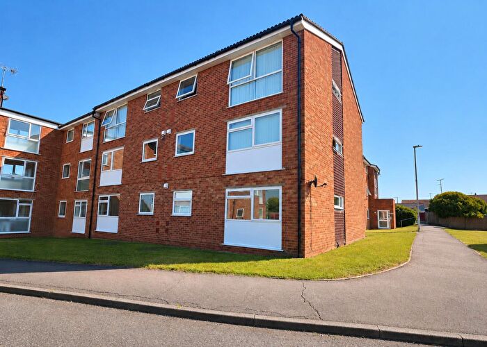 2 Bedroom Flat For Sale In Crocus Way, Springfield, Chelmsford, CM1