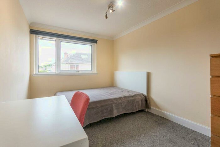 5 Bedroom Property To Rent In L &#; Cameron Toll Gardens, Edinburgh, EH16