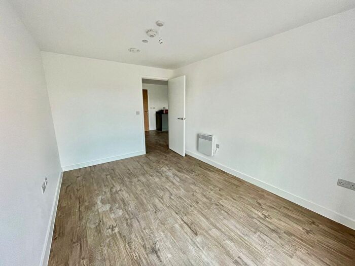 1 Bedroom Flat To Rent In Phoenix, Leeds, LS9