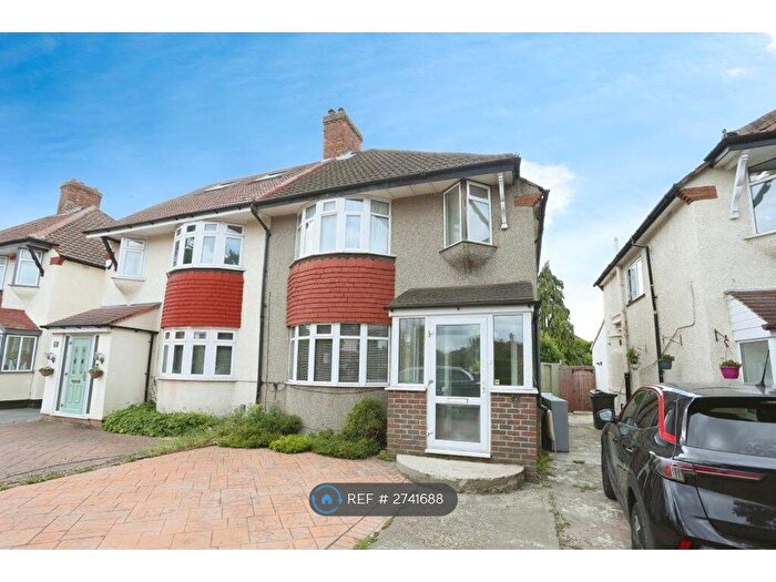 3 Bedroom Semi-Detached House To Rent In Shooters Hill Road, London, SE3