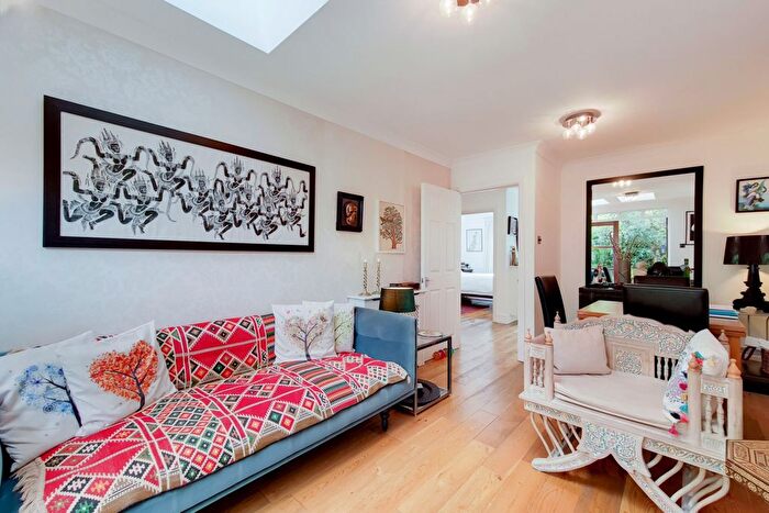 1 Bedroom Flat To Rent In Stannard Mews, Dalston, E8