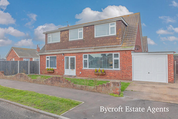 4 Bedroom Detached Bungalow For Sale In Eastern Close, Caister-on-sea, NR30