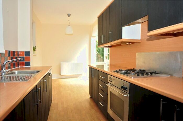 3 Bedroom Detached House To Rent In Stonard Road, London, N13