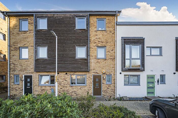 5 Bedroom Property For Sale In Cloud Close, Dartford, DA1