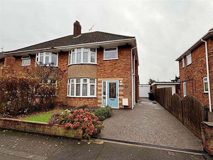 3 Bedroom Semi Detached House For Sale In Barbridge Road, Bulkington, CV12