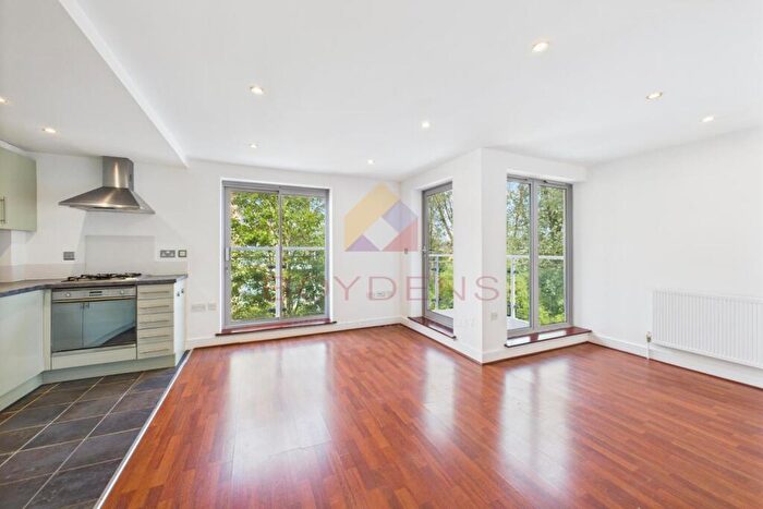 2 Bedroom Apartment To Rent In Lockside Marina, Chelmsford, CM2