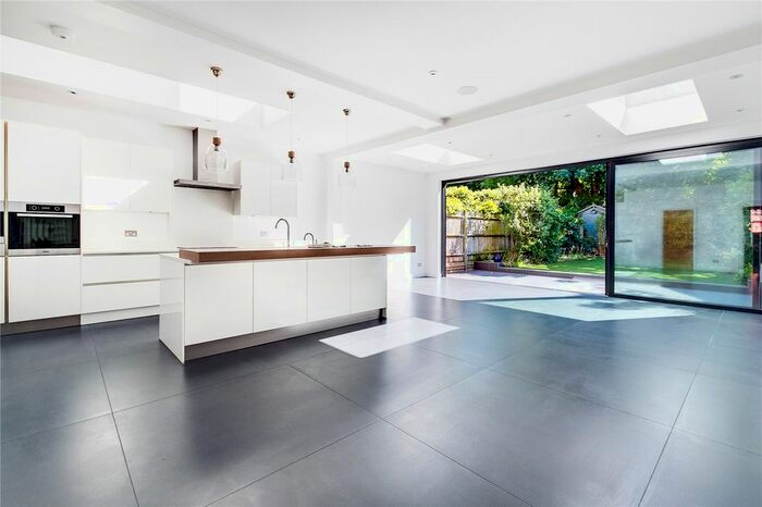 6 Bedroom Terraced House To Rent In Drakefield Road, London, SW17