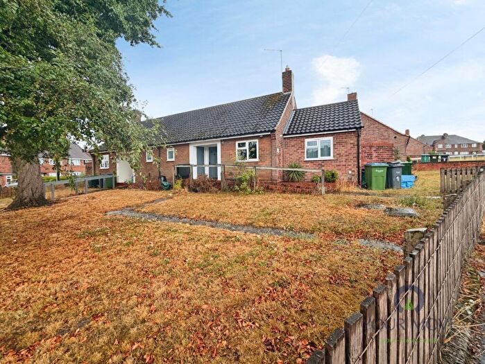 2 Bedroom Bungalow To Rent In Kestrel Road, Oldbury, West Midlands, B68