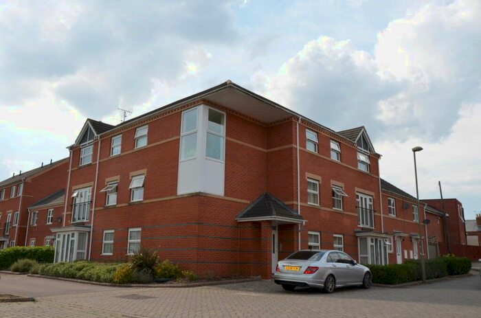 2 Bedroom Flat To Rent In Alma Road, Banbury, Oxon OX16