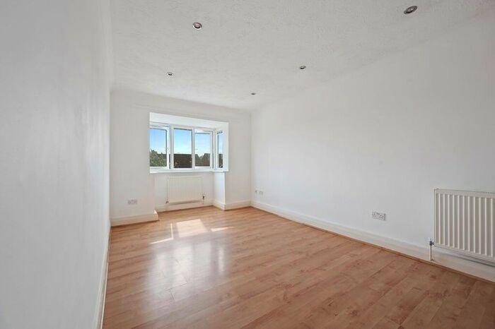1 Bedroom Flat To Rent In Shobroke Close, London, NW2
