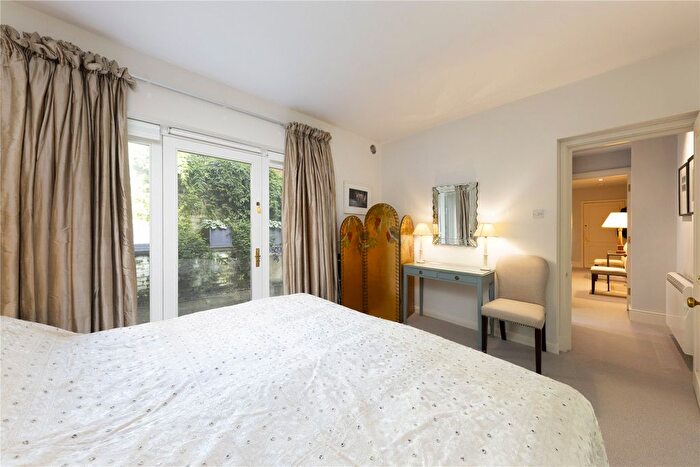 1 Bedroom Flat For Sale In Embankment Gardens, London, SW3