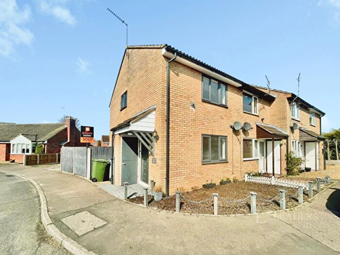 2 Bedroom Terraced House To Rent In Redwing Gardens, Spixworth, Norwich, NR10