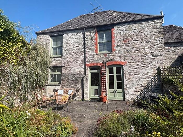 4 Bedroom Property For Sale In Quay Street, Lostwithiel, PL22