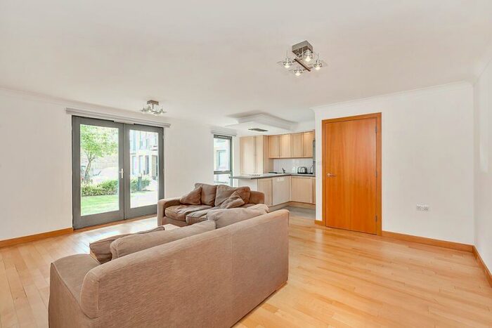 1 Bedroom Flat To Rent In Altair Court, Southgate Road, London, N1