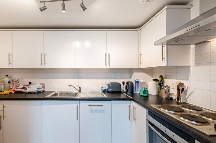 2 Bedroom Flat To Rent In St Pancras Way, Camden, London, NW1