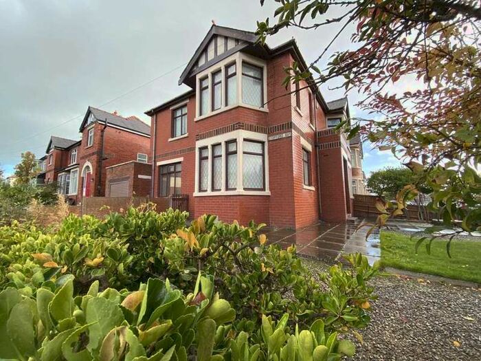 5 Bedroom Detached House To Rent In Bispham Road, Blackpool, FY2