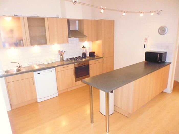 3 Bedroom Flat To Rent In Miller Street, Glasgow, G1