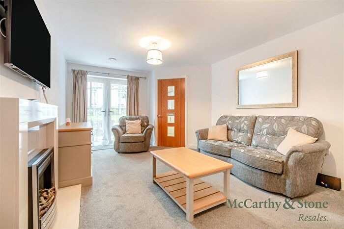 2 Bedroom Flat For Sale In Mulberry Court, Enderby Road, Blaby, Leicester, LE8