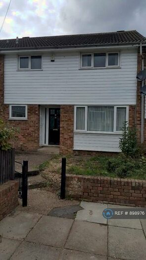 3 Bedroom Terraced House To Rent In Mackenzie Way, Gravesend, DA12