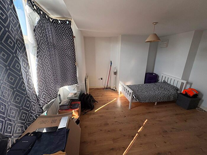 1 Bedroom Flat To Rent In Beckett Road, Doncaster, DN2