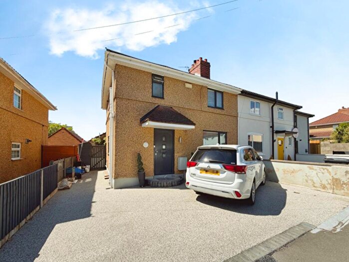 3 Bedroom Semi-Detached House To Rent In Queenshill Road, Knowle, BS4