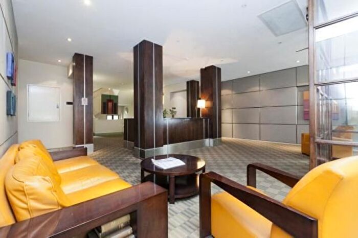 3 Bedroom Flat To Rent In Russell Square, London, WC1B