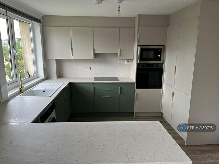 2 Bedroom Flat To Rent In Buchanan Drive, Newton Mearns, Glasgow, G77