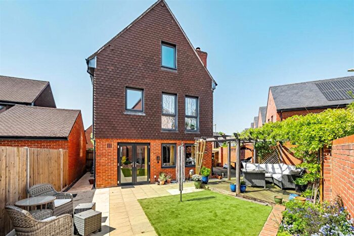 5 Bedroom Detached House For Sale In Reed Close, Swanmore, SO32