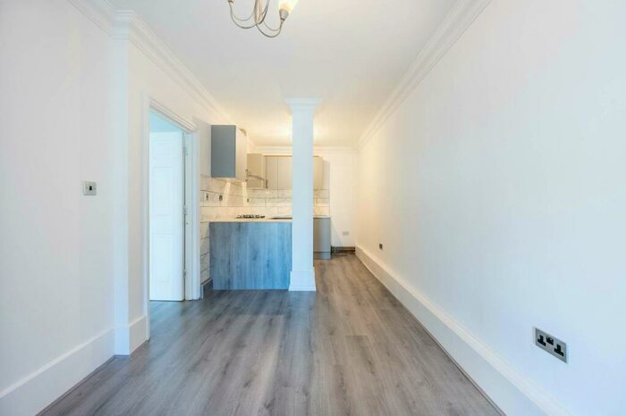 2 Bedroom Flat To Rent In Upton Lane, Stratford, London, E7