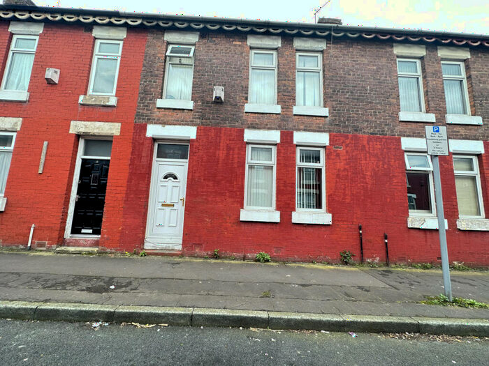 3 Bedroom Terraced House To Rent In West Grove, Manchester, M13