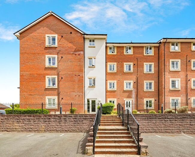 2 Bedroom Flat For Sale In Plantation Close, Bushey, WD23