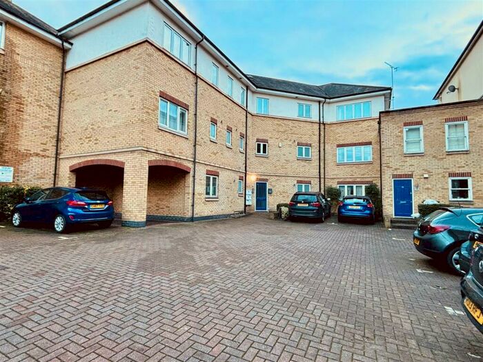 2 Bedroom Apartment To Rent In Hodge Court, Broomfield Road, Chelmsford, CM1