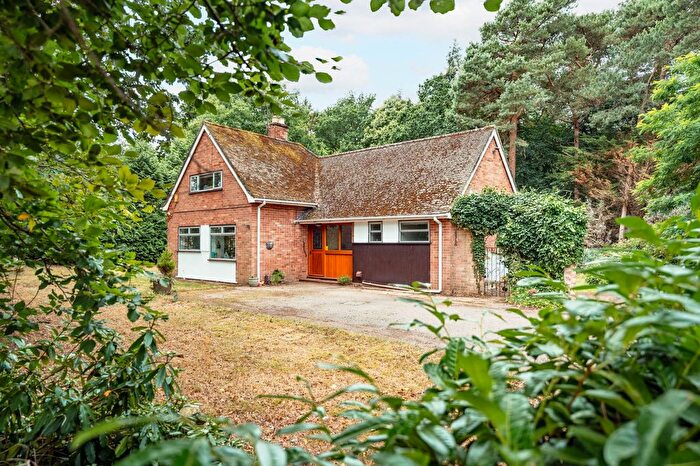 4 Bedroom Bungalow For Sale In The Street, Felthorpe, NR10