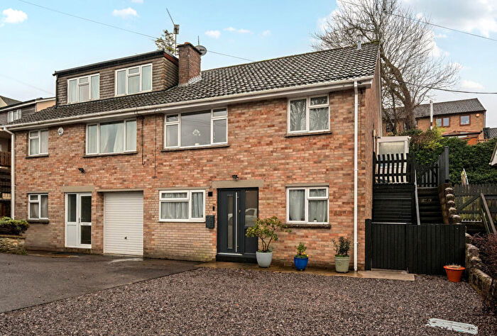 4 Bedroom Semi Detached House For Sale In Langtoft Road, Stroud, Gloucestershire, GL5