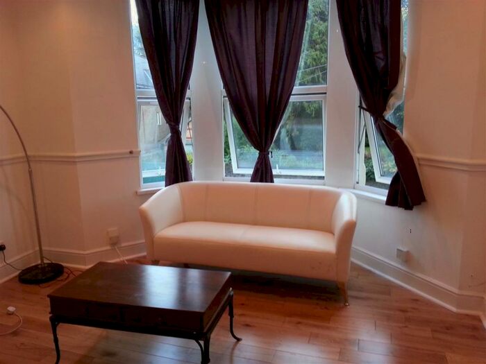 2 Bedroom Flat To Rent In Richmond Road, Cardiff, CF24