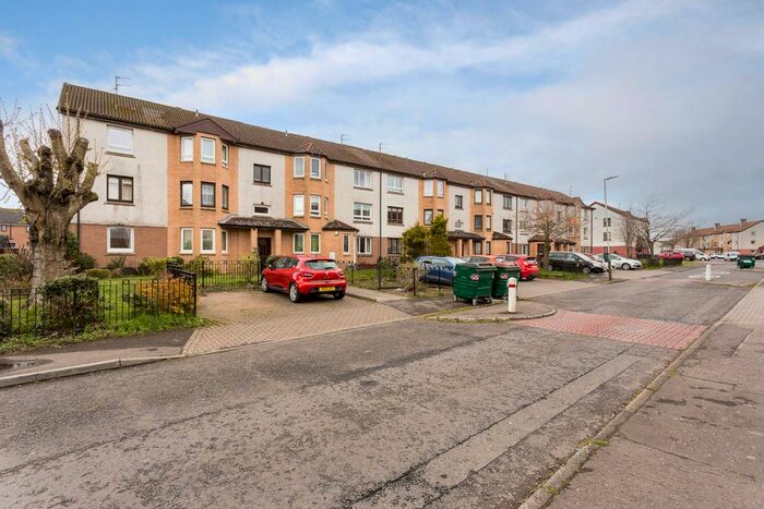 2 Bedroom Flat For Sale In Grampian Gardens, Dundee, DD4