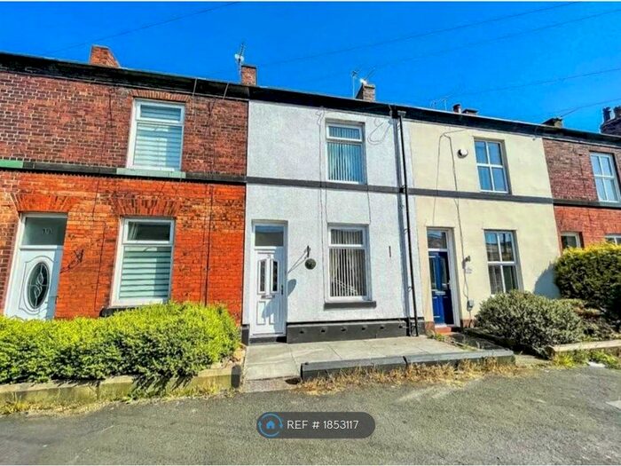 2 Bedroom Terraced House To Rent In New George Street, Bury, BL8