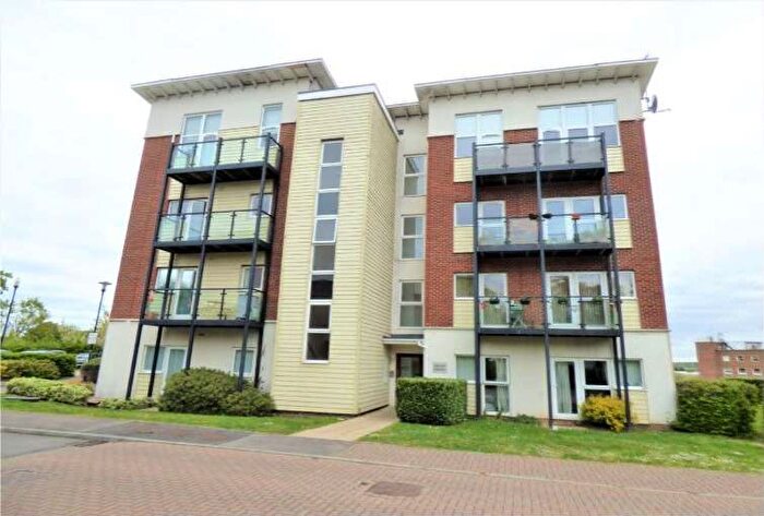 2 Bedroom Flat For Sale In Park View Road, Leatherhead, KT22