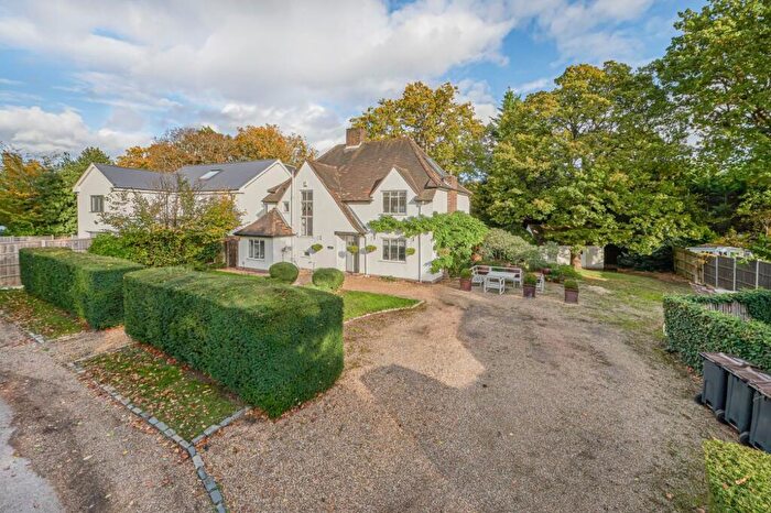 4 Bedroom Detached House For Sale In Oakwood Close, Chislehurst, Kent, BR7