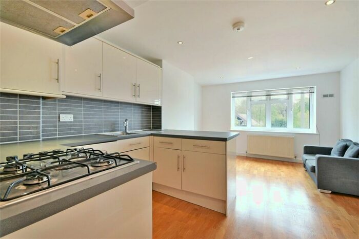 1 Bedroom Flat To Rent In Great North Road, New Barnet, EN5