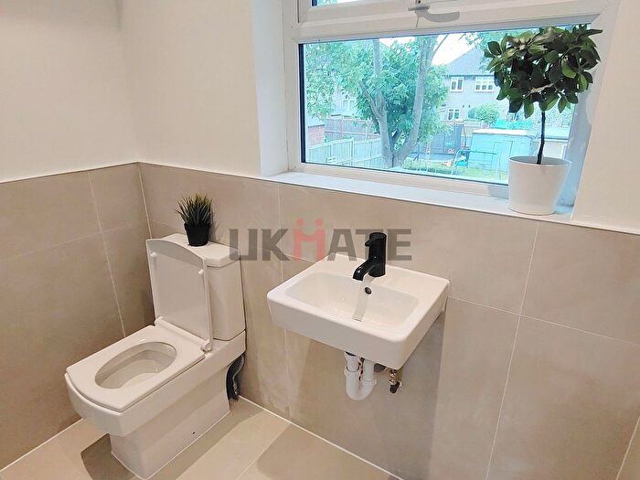 1 Bedroom Semi-Detached House To Rent In Addison Gardens, Surbiton, KT5