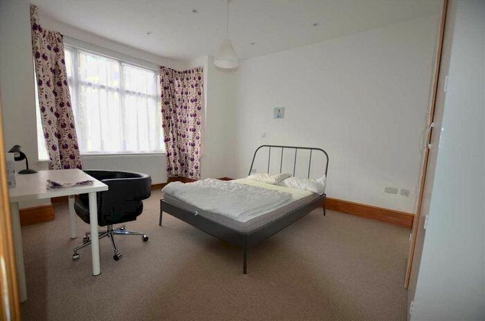 Property To Rent In Briarfield Avenue, London, N3