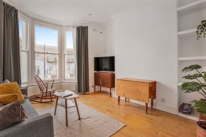 1 Bedroom Flat For Sale In Curwen Road, Askew Village, Shepherd's Bush, W12