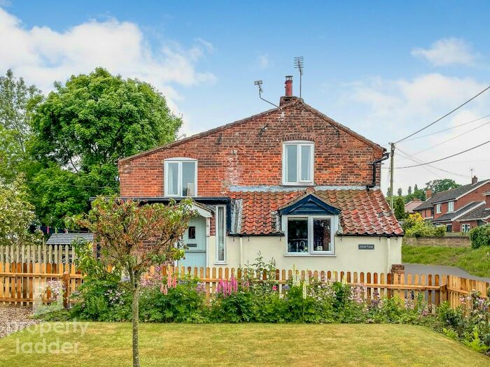 2 Bedroom Cottage For Sale In Colby Road, Banningham, Norwich, NR11