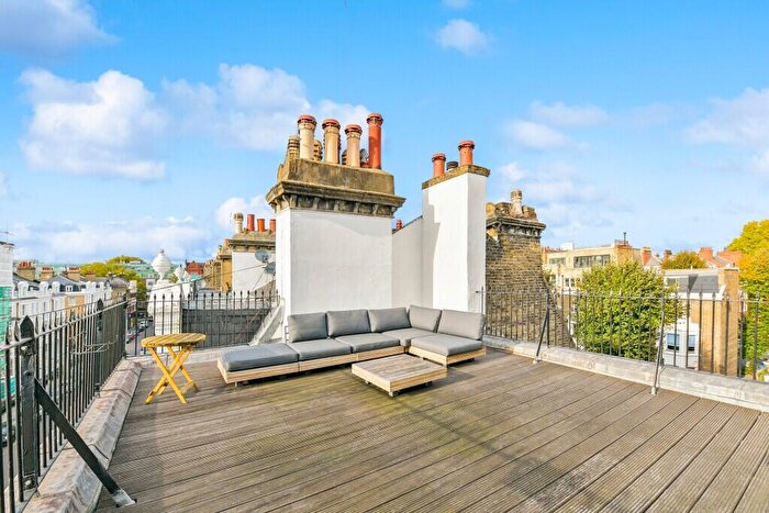 2 Bedroom Flat For Sale In Redcliffe Square, Chelsea, London, SW10