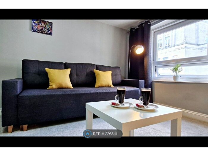 2 Bedroom Flat To Rent In Old Christchurch Road, Bournemouth, BH1